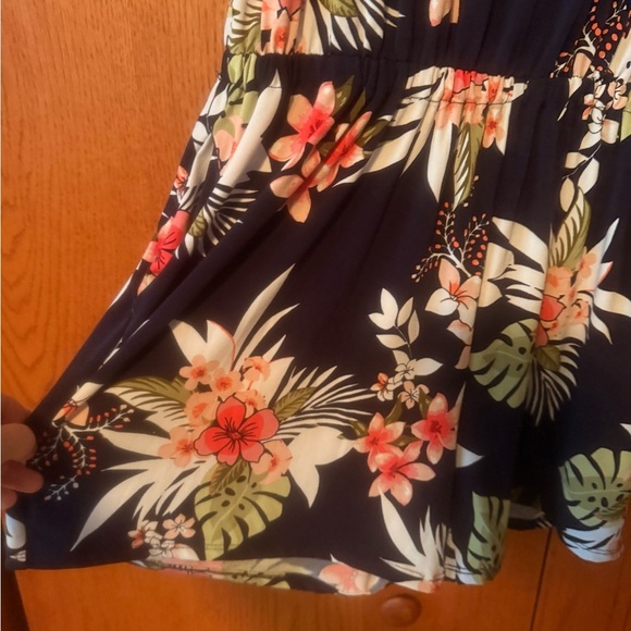 White Birch Womens Shorts Romper Size M Blue Floral Stretchy Elastic Has Pockets - Picture 3 of 13